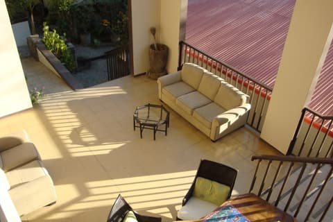 Coco Beach Hotel, Lobby sitting area