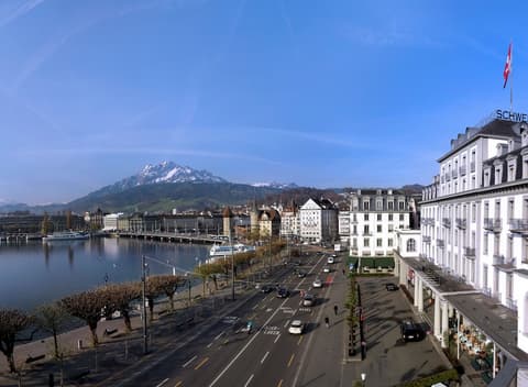 Hotel Schweizerhof Luzern, View from room