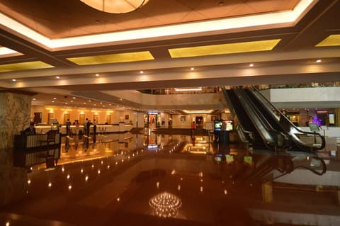 Guangdong Hotel, Lobby