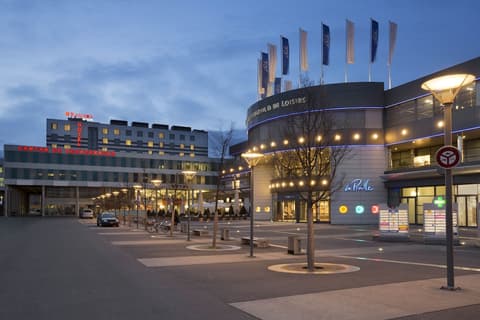 Ramada Encore by Wyndham Geneva, Exterior