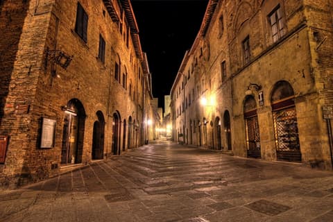 L'Antico Pozzo, Front of property - evening/night