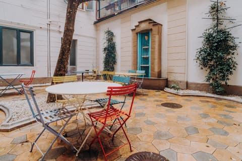 Hotel Astoria, Bar (on property)