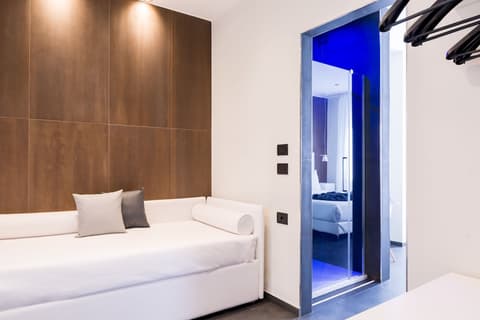 Hotel Metropolitan, Room