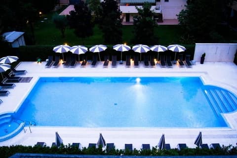 Hotel Victoria, Outdoor pool