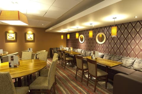 Premier Inn London Heathrow Airport T2 & T3 - Bath Road, Restaurant