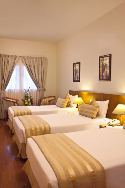 Landmark Plaza Hotel, Room