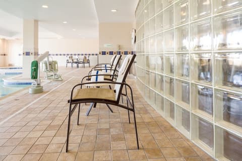 Holiday Inn Manchester Airport by IHG, Indoor pool