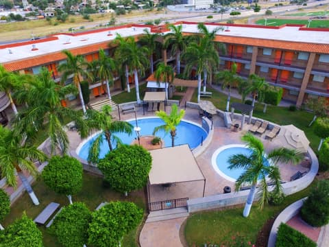 Hotel Colonial Hermosillo, Outdoor pool