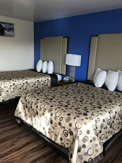 California Inn and Suites Bakersfield, Room