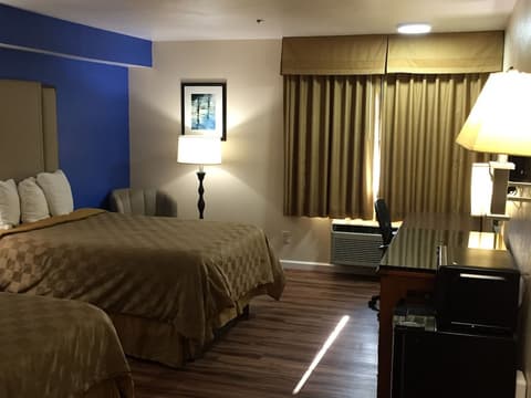 California Inn and Suites Bakersfield, Room