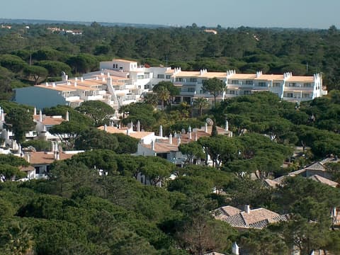 Ria Park Garden Hotel, Property grounds