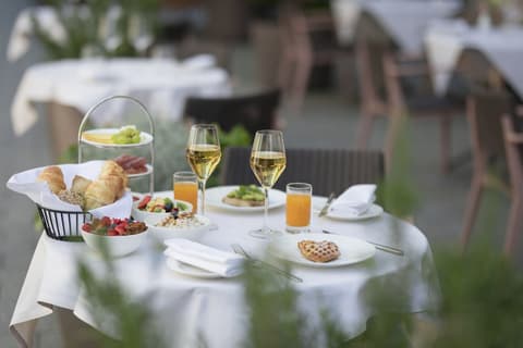 Residence Hotel, Restaurant