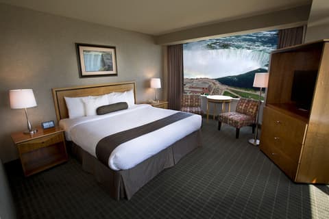 Oakes Hotel Overlooking the Falls, Room