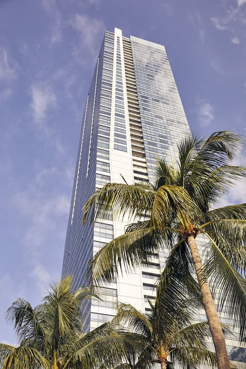 Four Seasons Hotel Miami, Exterior