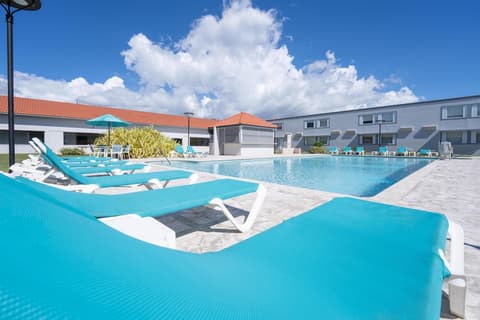 Spark by Hilton Ponce, Pool