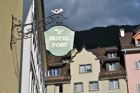 Central Hotel Post, Front of property