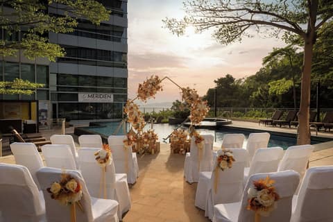 Le Méridien Hong Kong, Cyberport, Pool