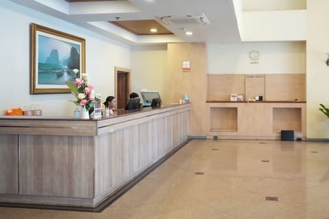 Royal Suite Hotel Bangkok, Reception