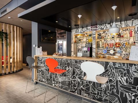 ibis Geneve Centre Lac, Bar (on property)