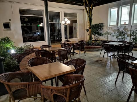 Adonis Lourdes, Terrace/patio