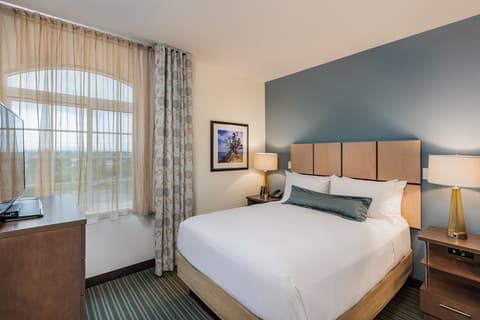 Candlewood Suites Anaheim - Resort Area by IHG, Room