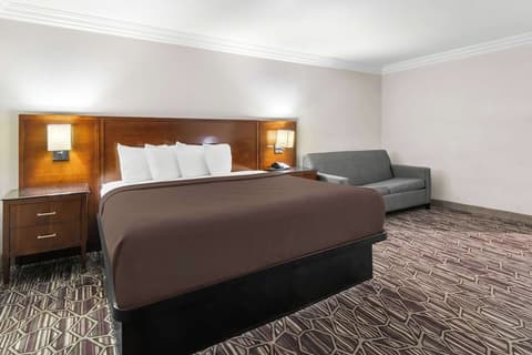 SureStay Plus by Best Western Benbrook Fort Worth, Room