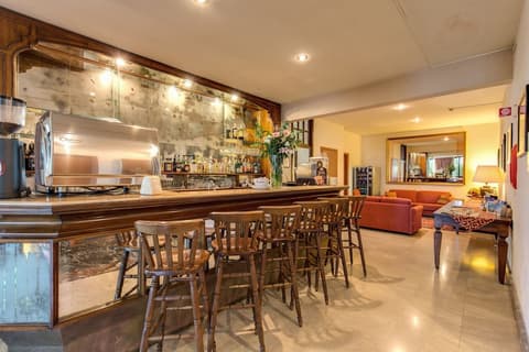 Pinewood Hotel Rome, Bar (on property)