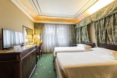River Château Hotel, Room