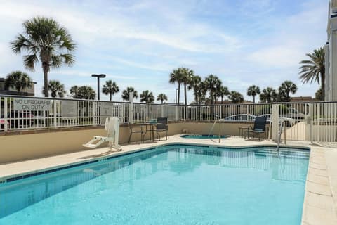 Fairfield Inn & Suites by Marriott Jacksonville Beach, Pool