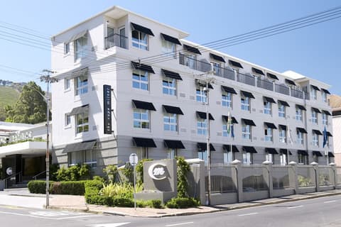 The Cape Milner, Front of property