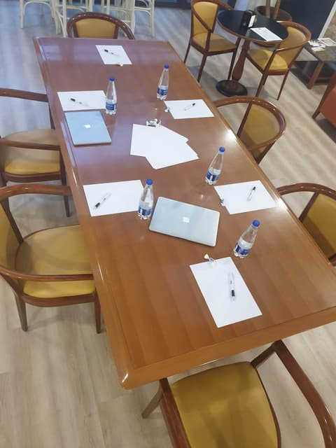 Hotel Elite, Business center