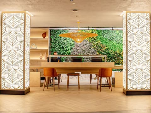 ibis World Trade Centre Dubai, Reception