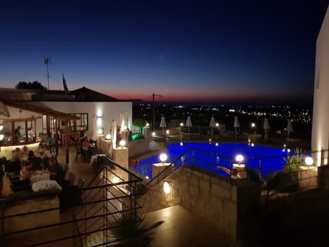 Amazones Village Suites, Front of property - evening/night