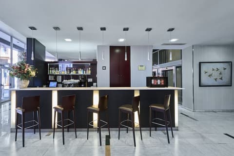 Catalonia El Pilar, Snack bar