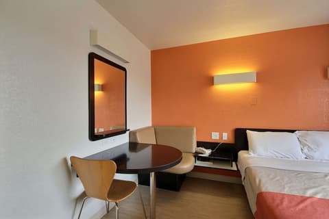 Motel 6 San Marcos, TX, Room