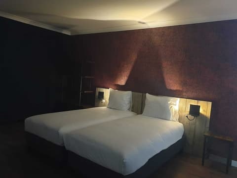 Cour St Georges, Room