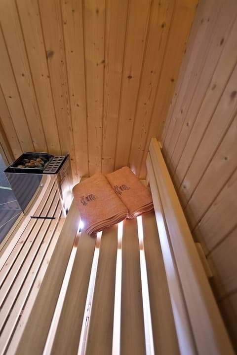 Vip's Motel Luxury Accommodation & Spa, Room