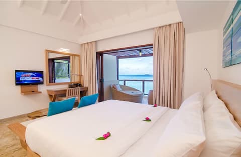 Summer Island Maldives, Room