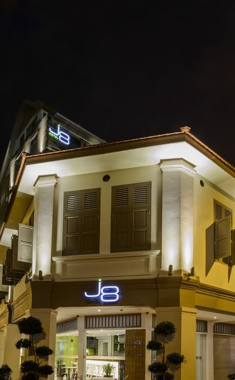 J8 Hotel, Exterior detail