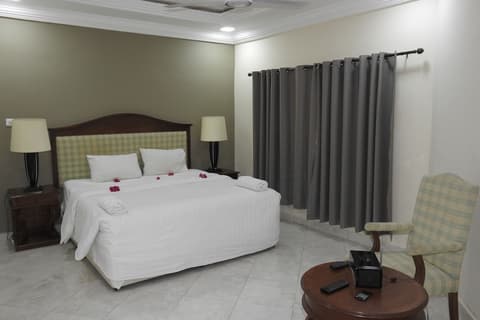 Ocean Villa Heights, Room