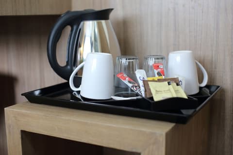 Sukhumvit 20 Guest House, Coffee and/or coffee maker