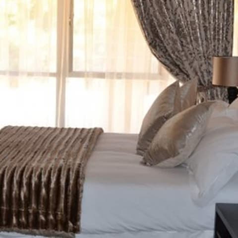 President Hotel & Conference Venue, Room