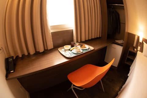 San Diego Express Barro Preto, Room