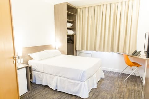 San Diego Express Barro Preto, Room