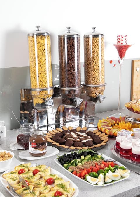 Algiro Hotel, Breakfast meal