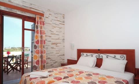 Plaka Hotel II, Room