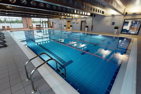 Village Hotel Edinburgh, Indoor pool