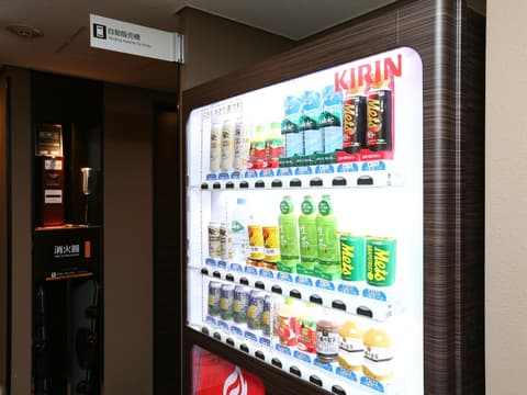 APA Hotel Higashi Shinjuku Kabukicho, Vending machine