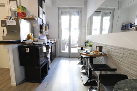 Guest House Pirelli, Bar (on property)