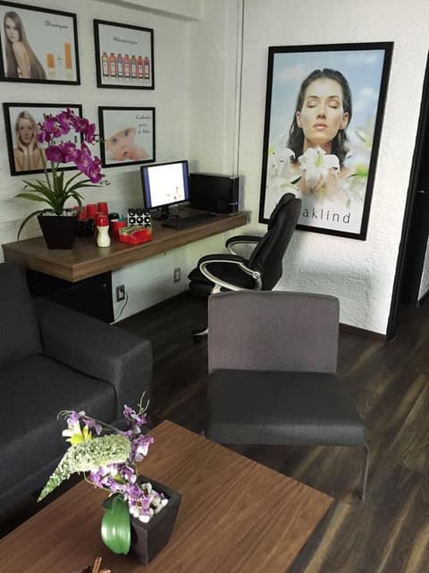 Aurora Suites, Lobby